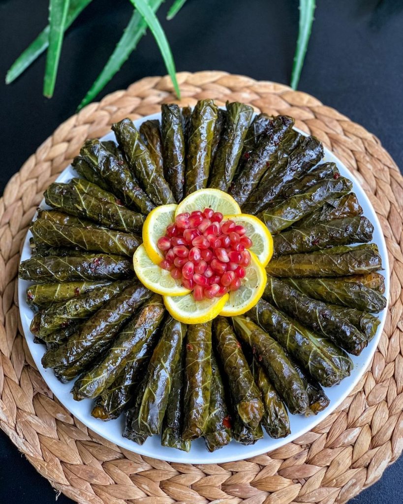 Zeytinyağlı Karalahana Sarması 4 Zeytinyağlı Karalahana Sarması 2
